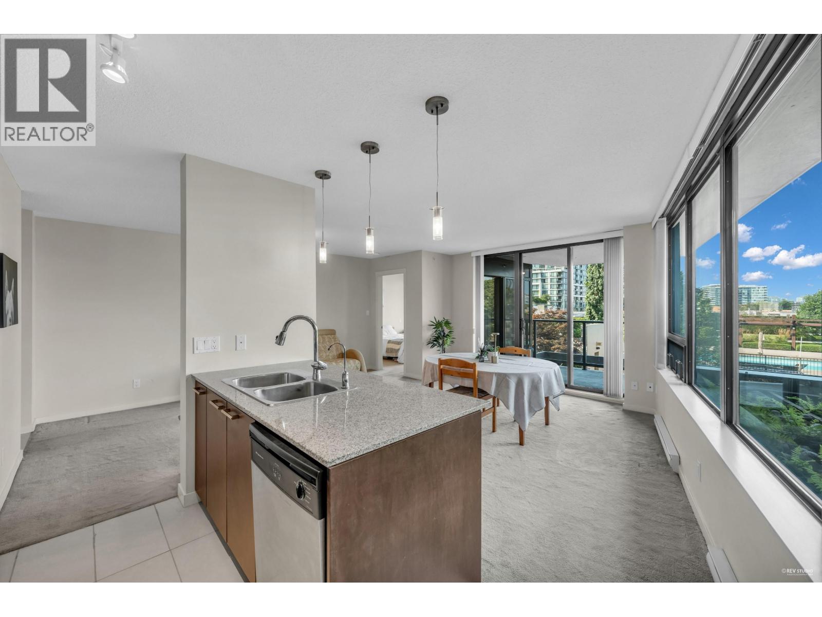 Photo 6 of 615 5811 No 3 Road, Richmond BC