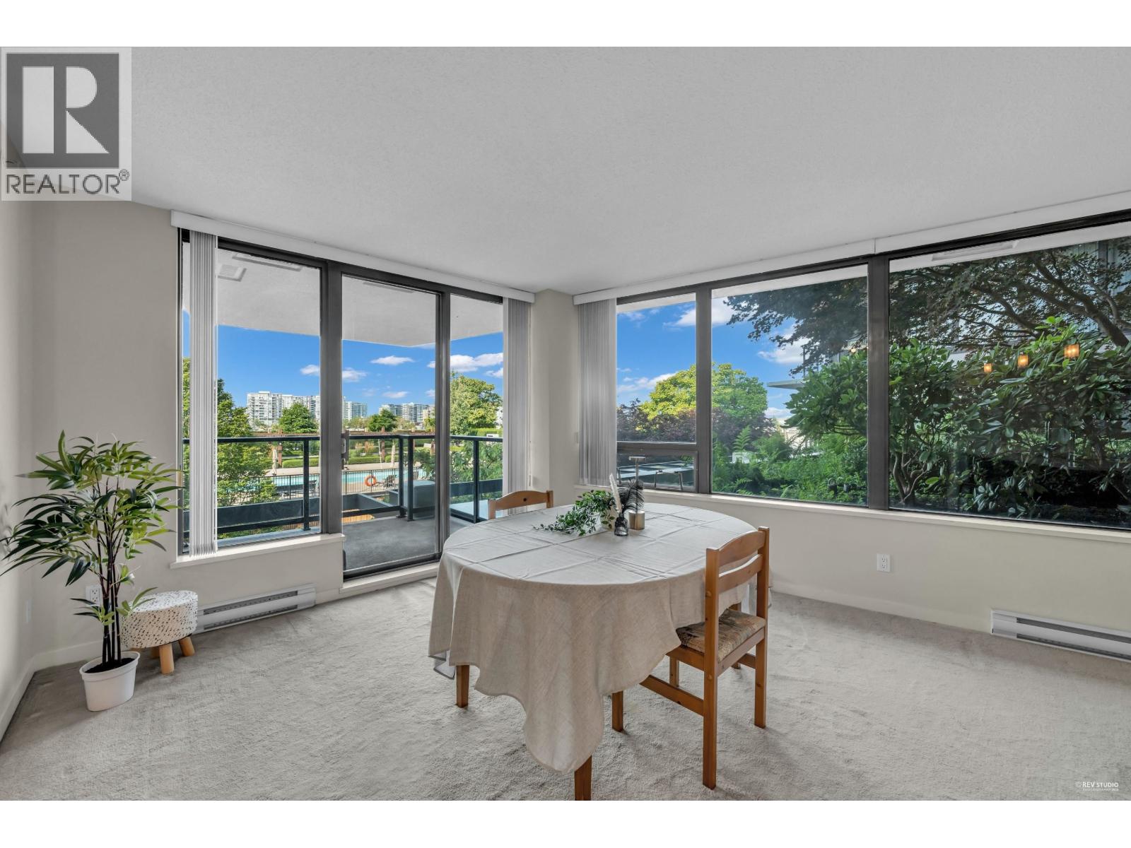 Photo 11 of 615 5811 No 3 Road, Richmond BC