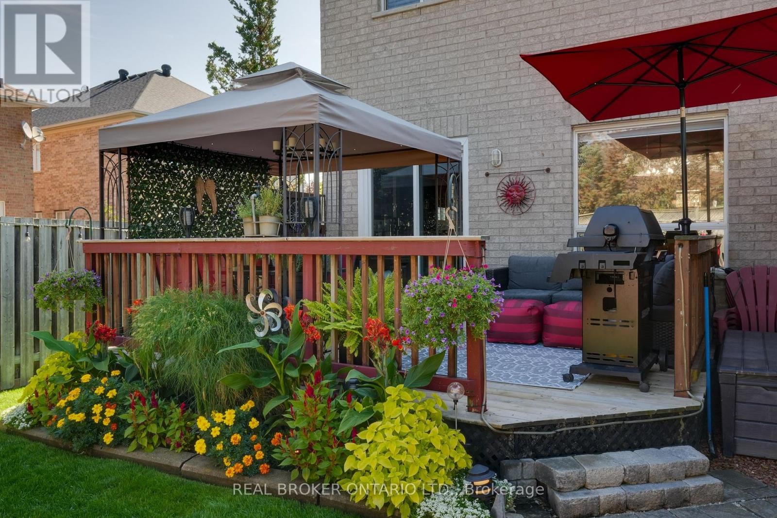 Photo 11 of 4 Ironhorse Crescent, Caledon ON