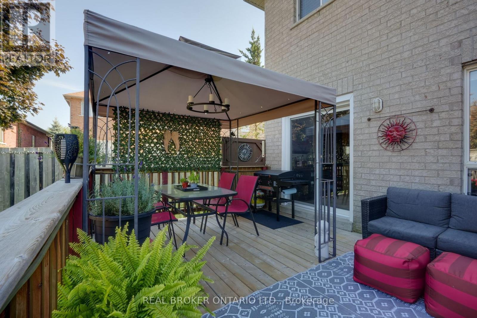 Photo 25 of 4 Ironhorse Crescent, Caledon ON