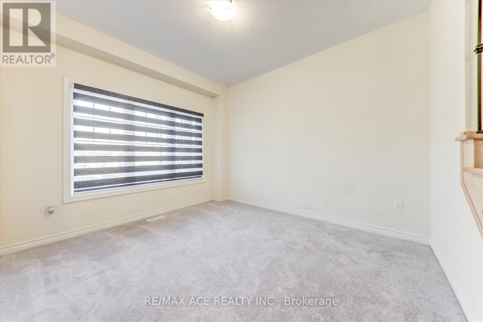 Photo 10 of 118 North Garden Boulevard, Scugog ON