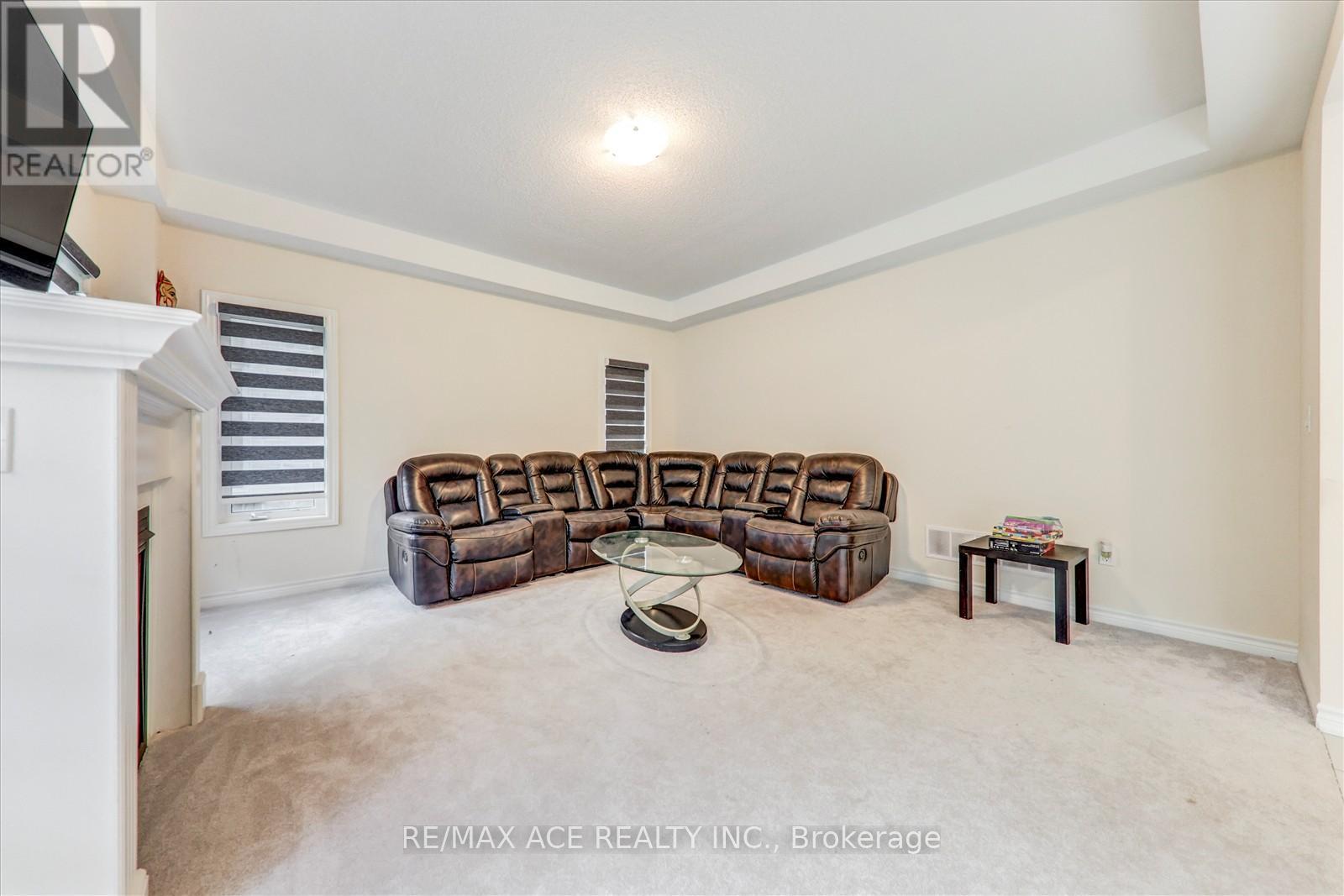 Photo 14 of 118 North Garden Boulevard, Scugog ON