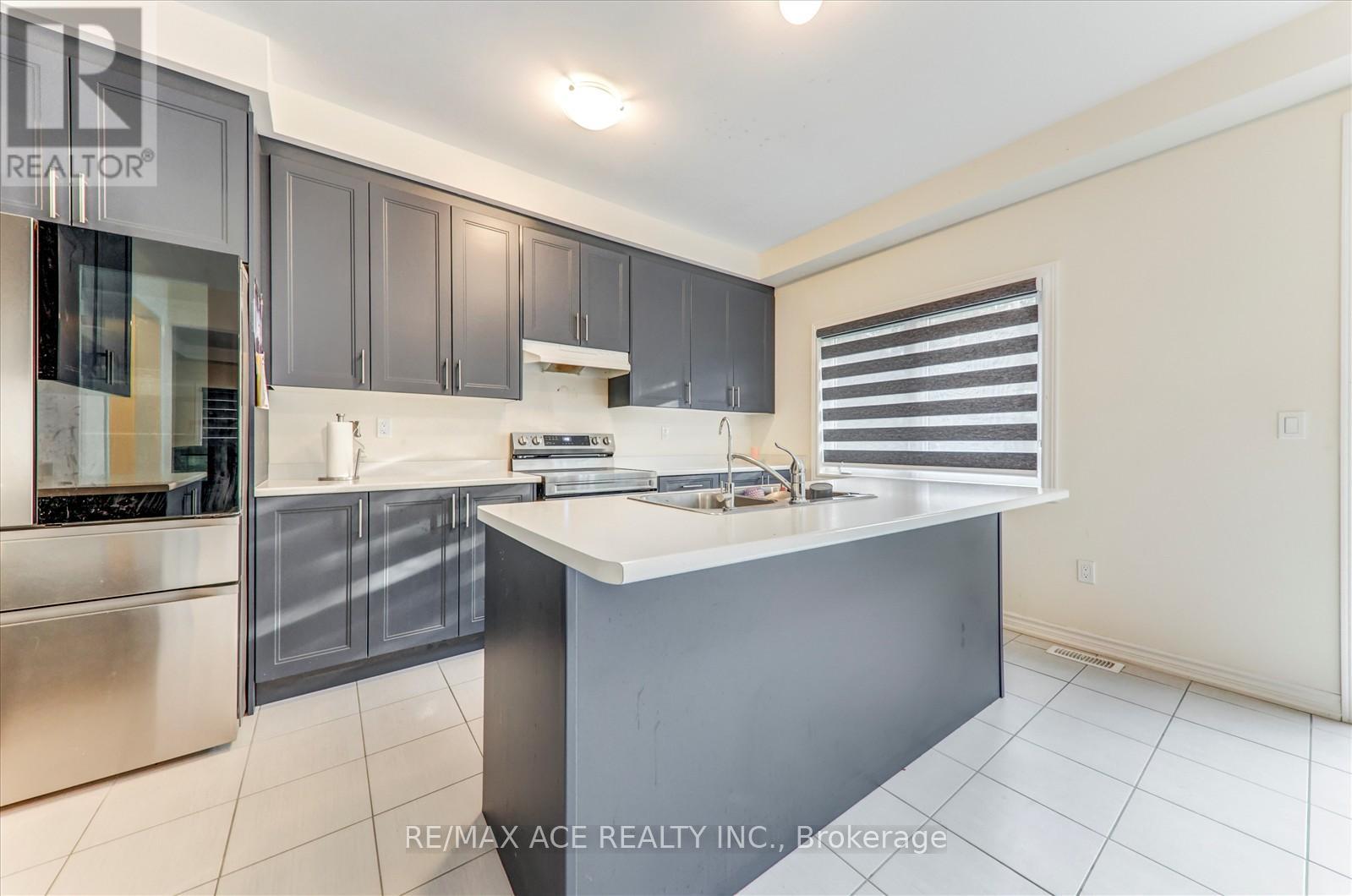 Photo 17 of 118 North Garden Boulevard, Scugog ON