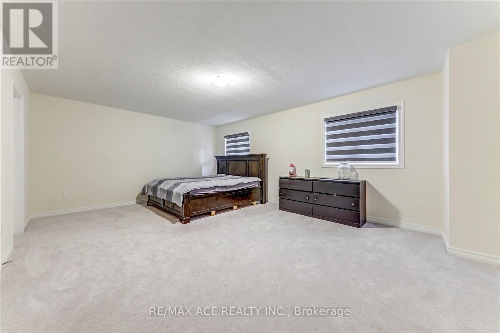Photo 24 of 118 North Garden Boulevard, Scugog ON