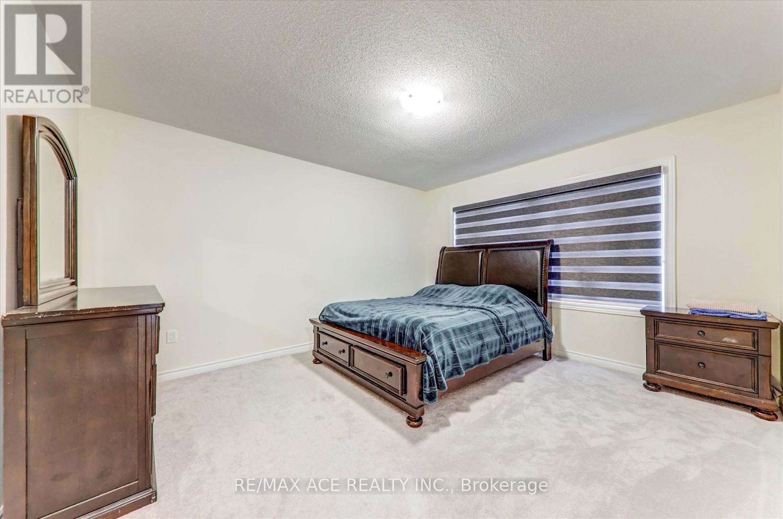 Photo 31 of 118 North Garden Boulevard, Scugog ON