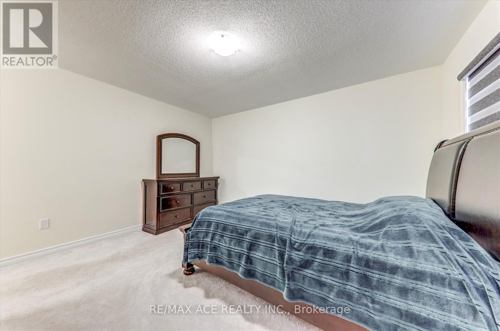 Photo 32 of 118 North Garden Boulevard, Scugog ON