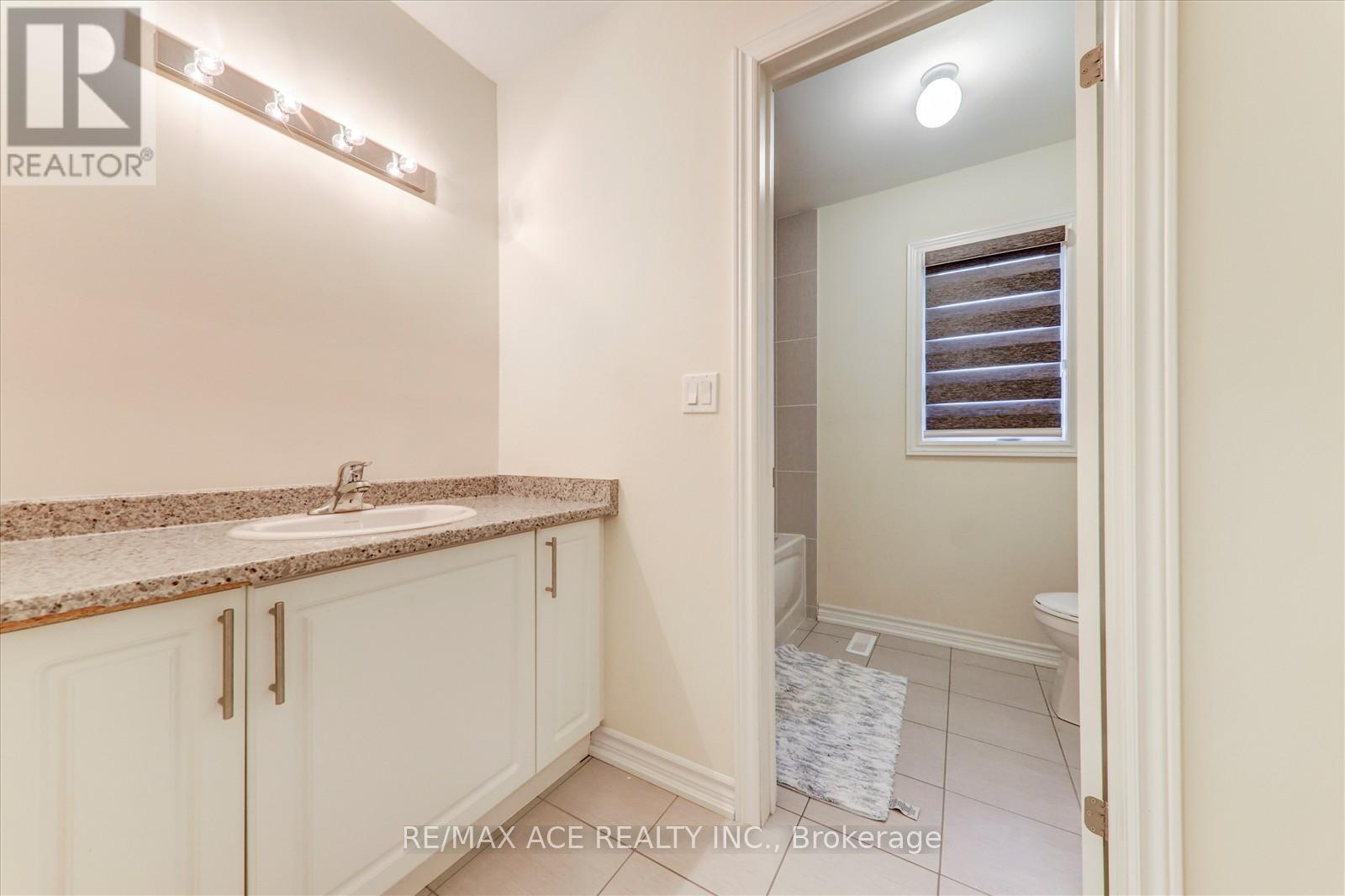 Photo 33 of 118 North Garden Boulevard, Scugog ON