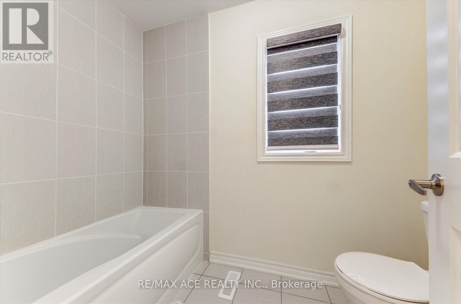 Photo 34 of 118 North Garden Boulevard, Scugog ON
