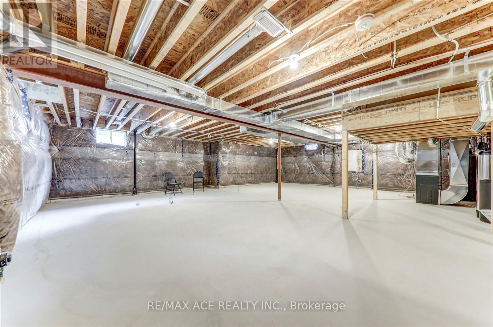 Photo 38 of 118 North Garden Boulevard, Scugog ON