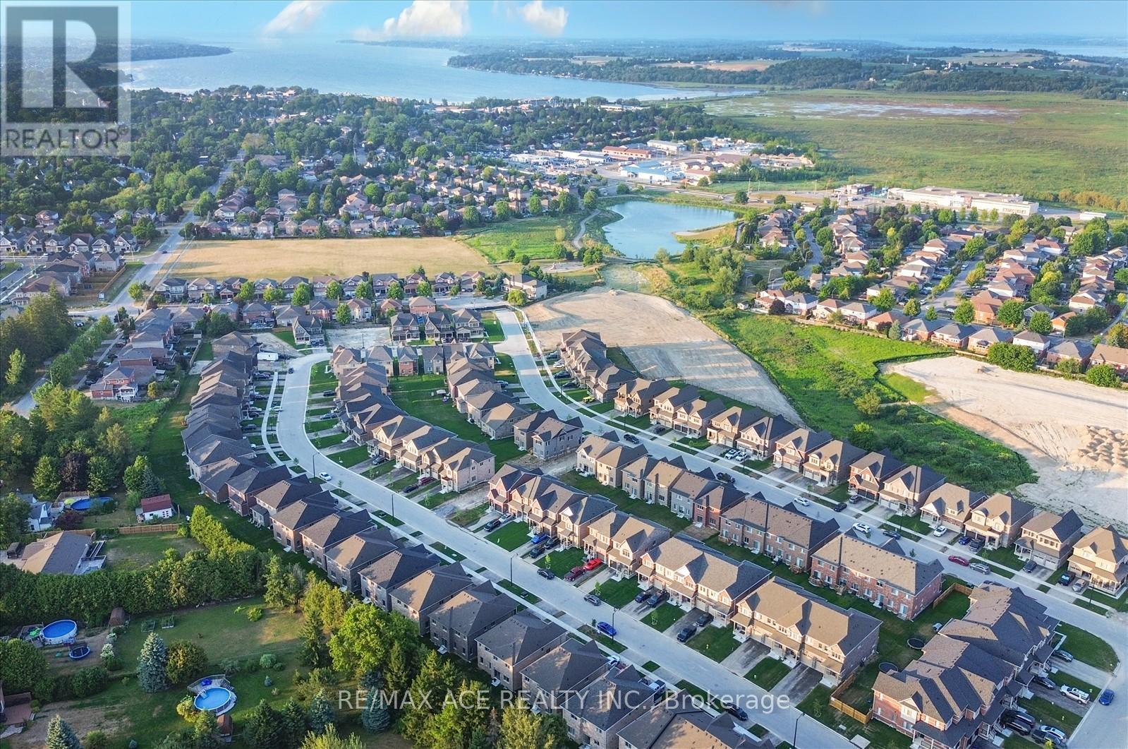 Photo 41 of 118 North Garden Boulevard, Scugog ON