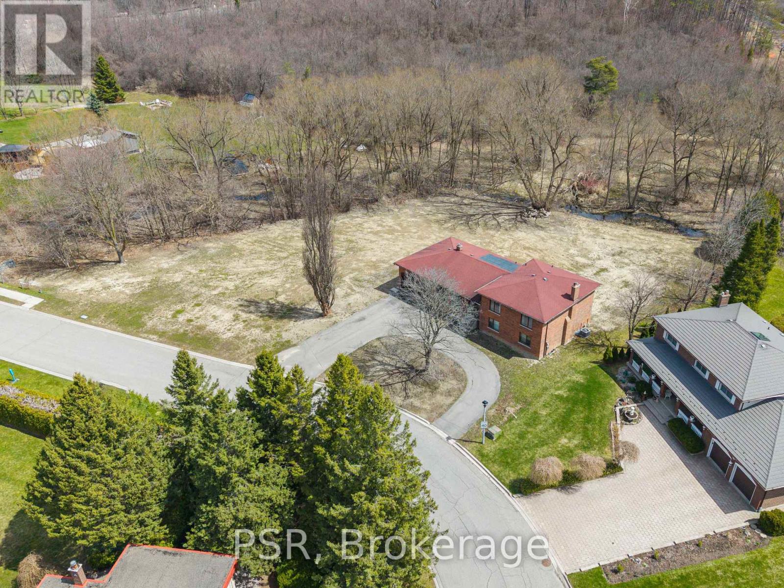 Photo 3 of 155 Dennison Street, King ON