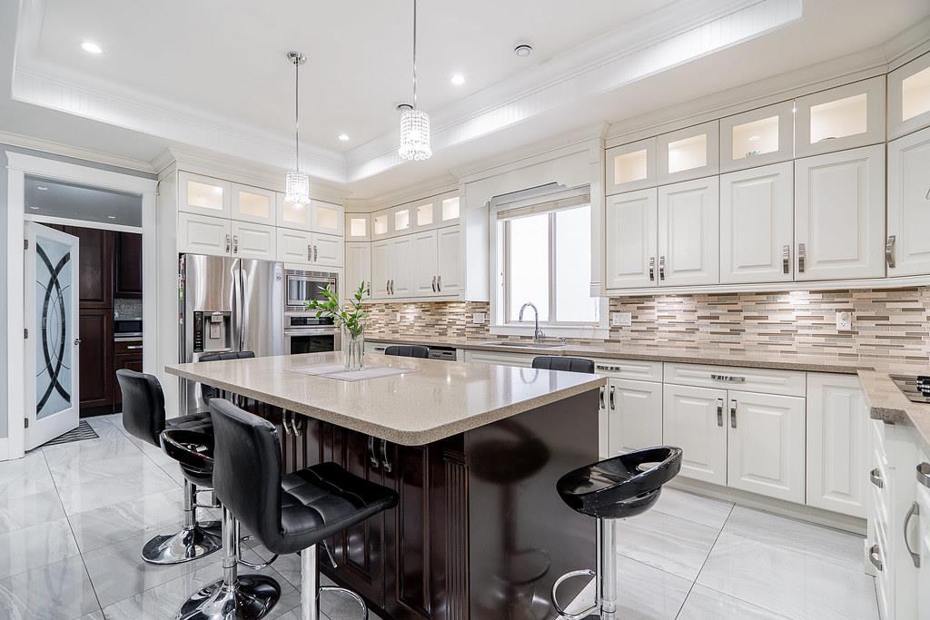 Photo 10 of 14921 90 Avenue, Surrey BC