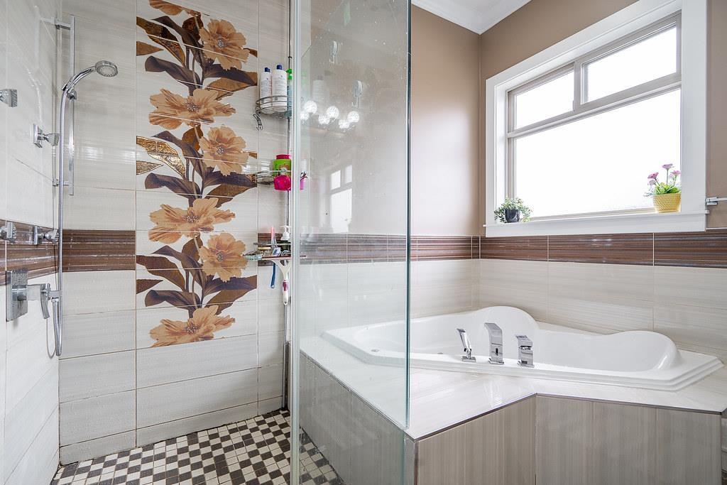 Photo 17 of 14921 90 Avenue, Surrey BC