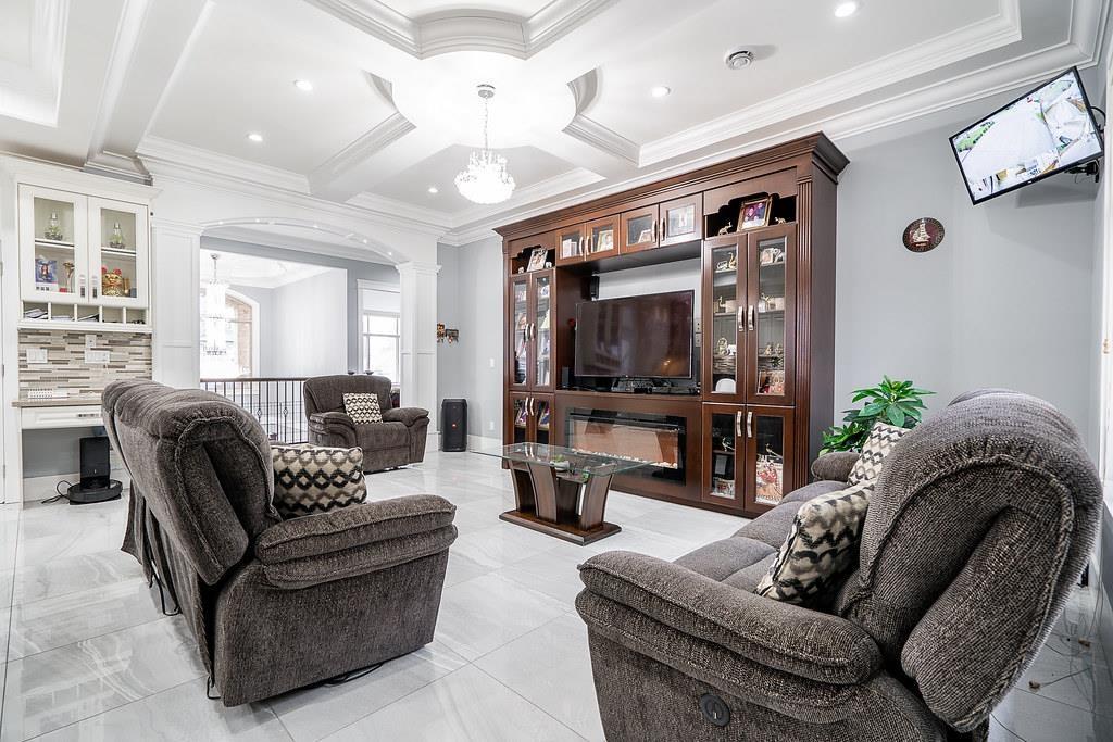 Photo 9 of 14921 90 Avenue, Surrey BC