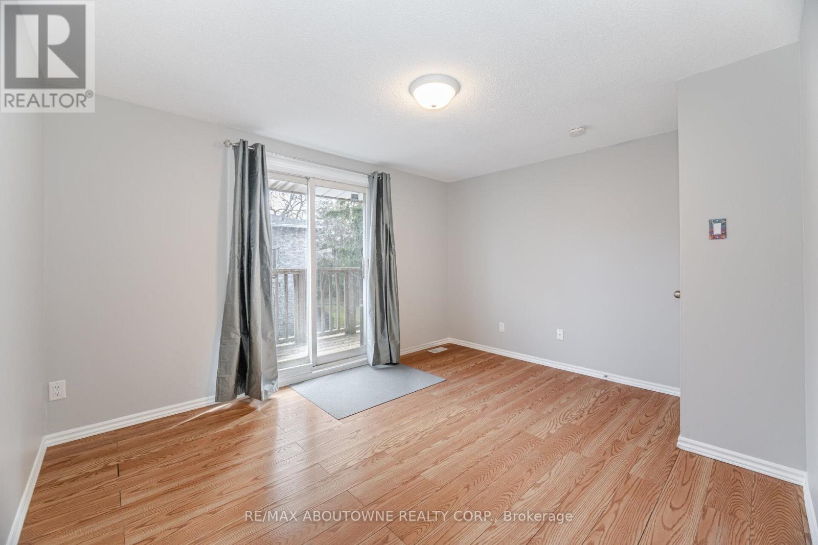 Photo 19 of 4 961 Francis Road, Burlington ON