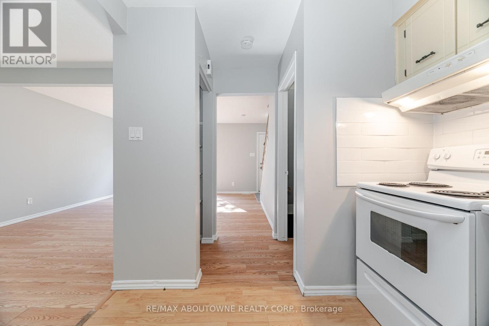 Photo 28 of 4 961 Francis Road, Burlington ON