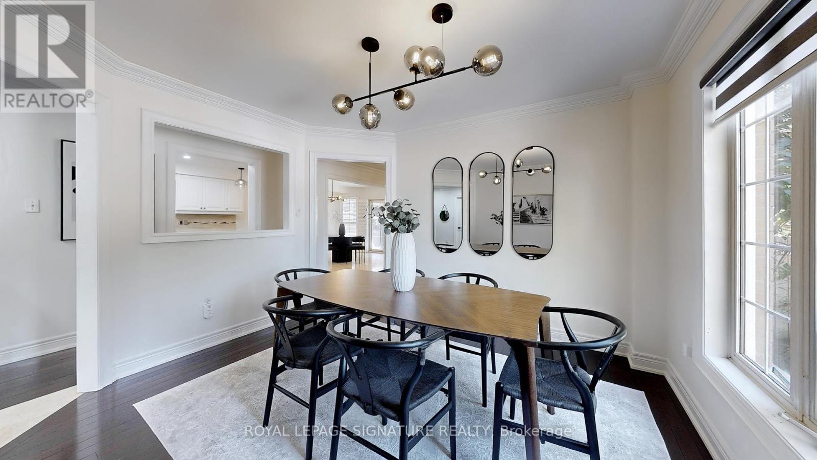 Photo 12 of 6412 Newcombe Drive, Mississauga ON