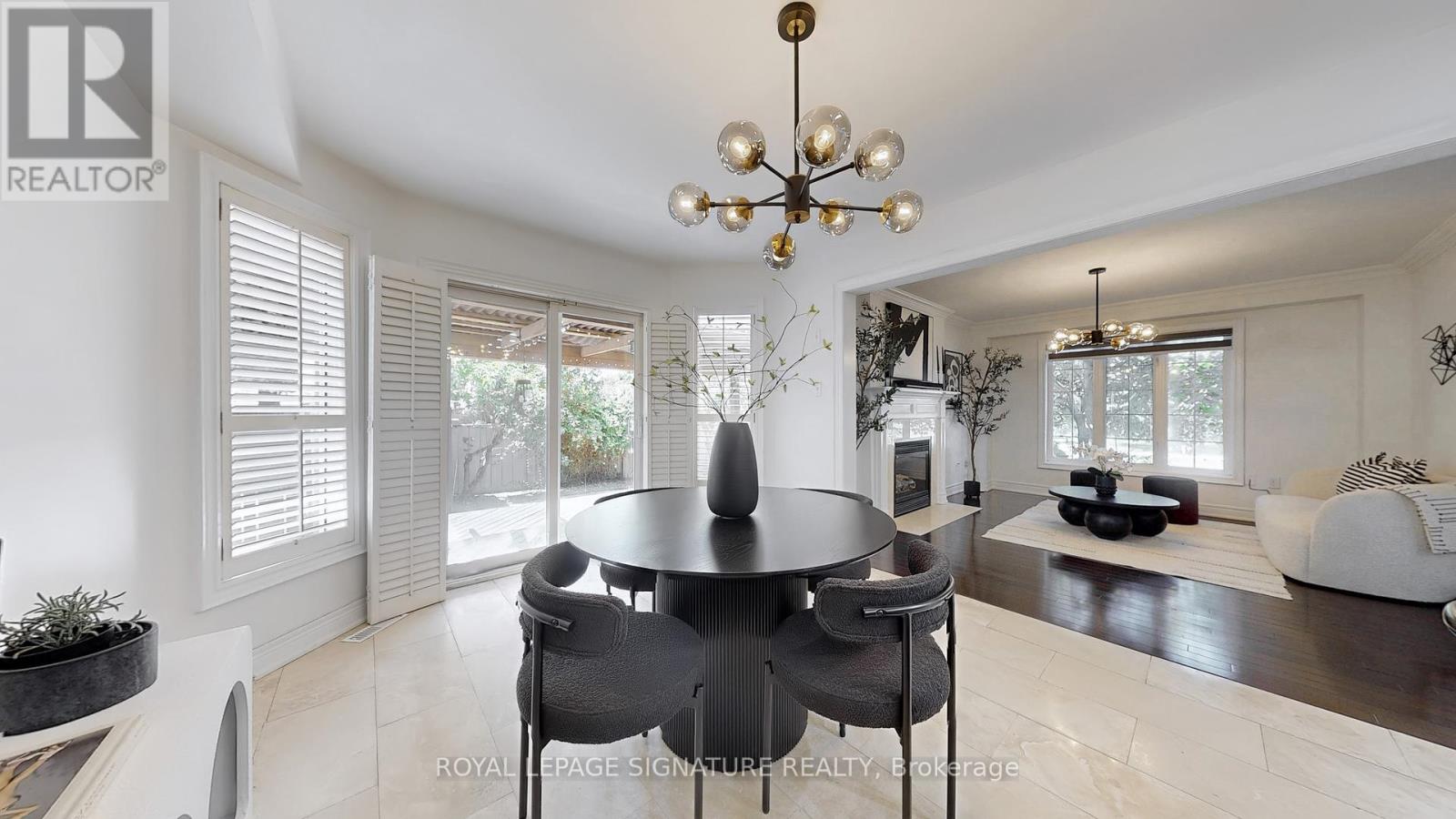 Photo 23 of 6412 Newcombe Drive, Mississauga ON