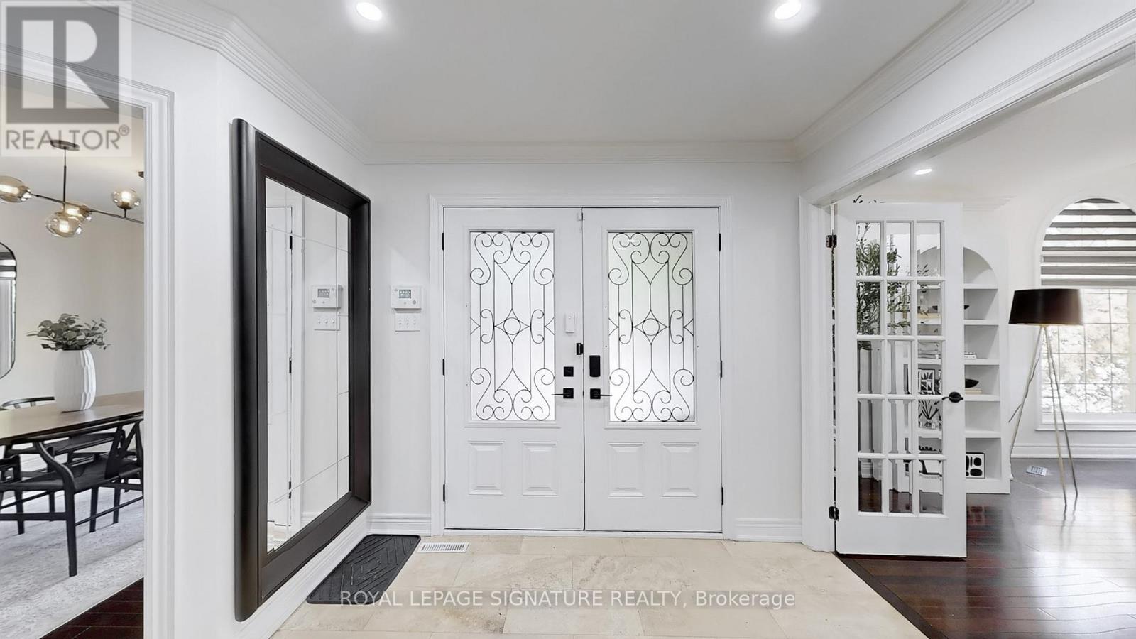 Photo 26 of 6412 Newcombe Drive, Mississauga ON
