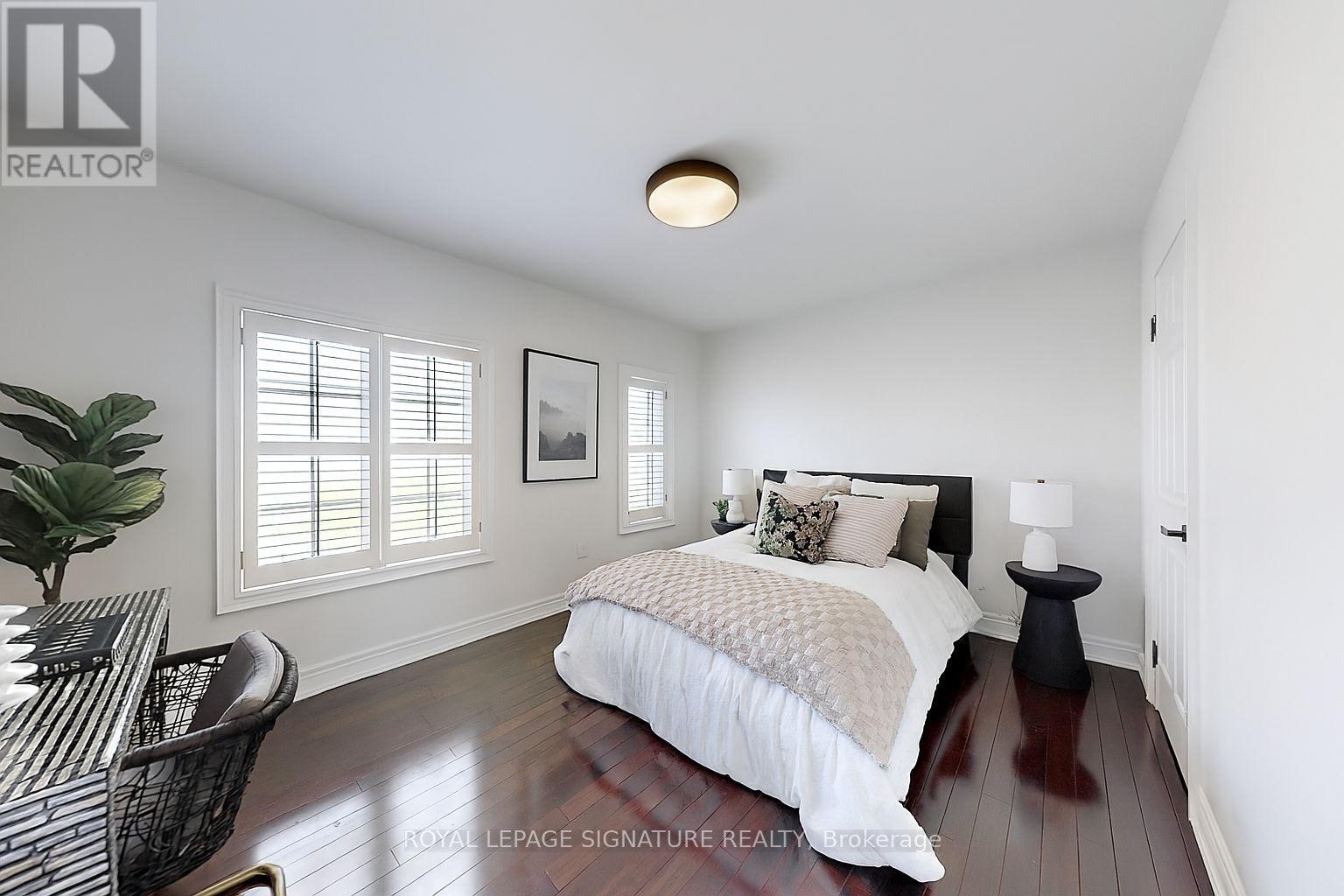 Photo 33 of 6412 Newcombe Drive, Mississauga ON