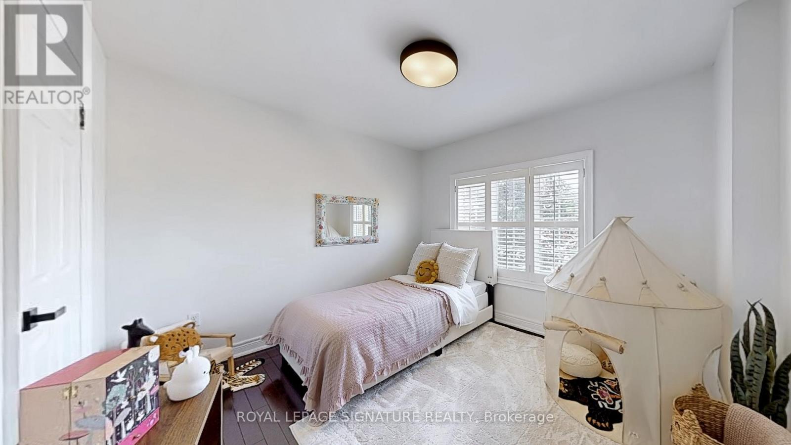 Photo 35 of 6412 Newcombe Drive, Mississauga ON