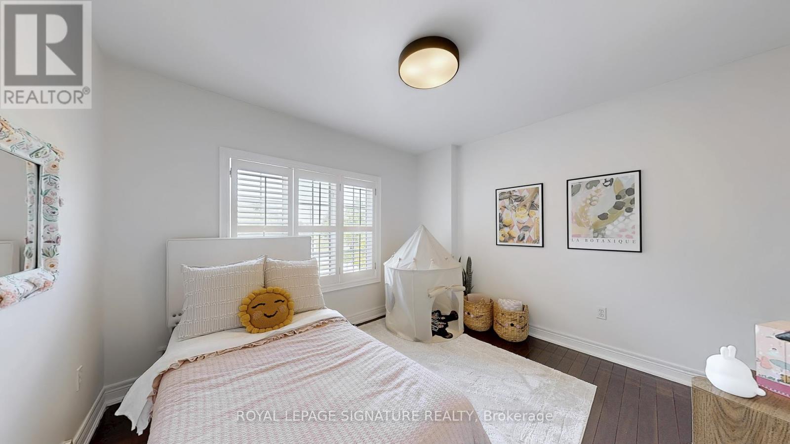 Photo 36 of 6412 Newcombe Drive, Mississauga ON