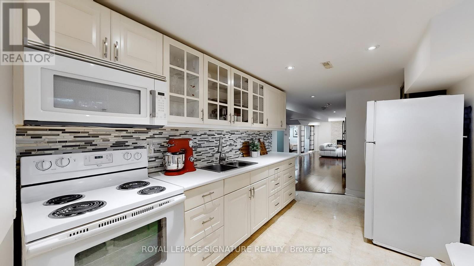 Photo 41 of 6412 Newcombe Drive, Mississauga ON
