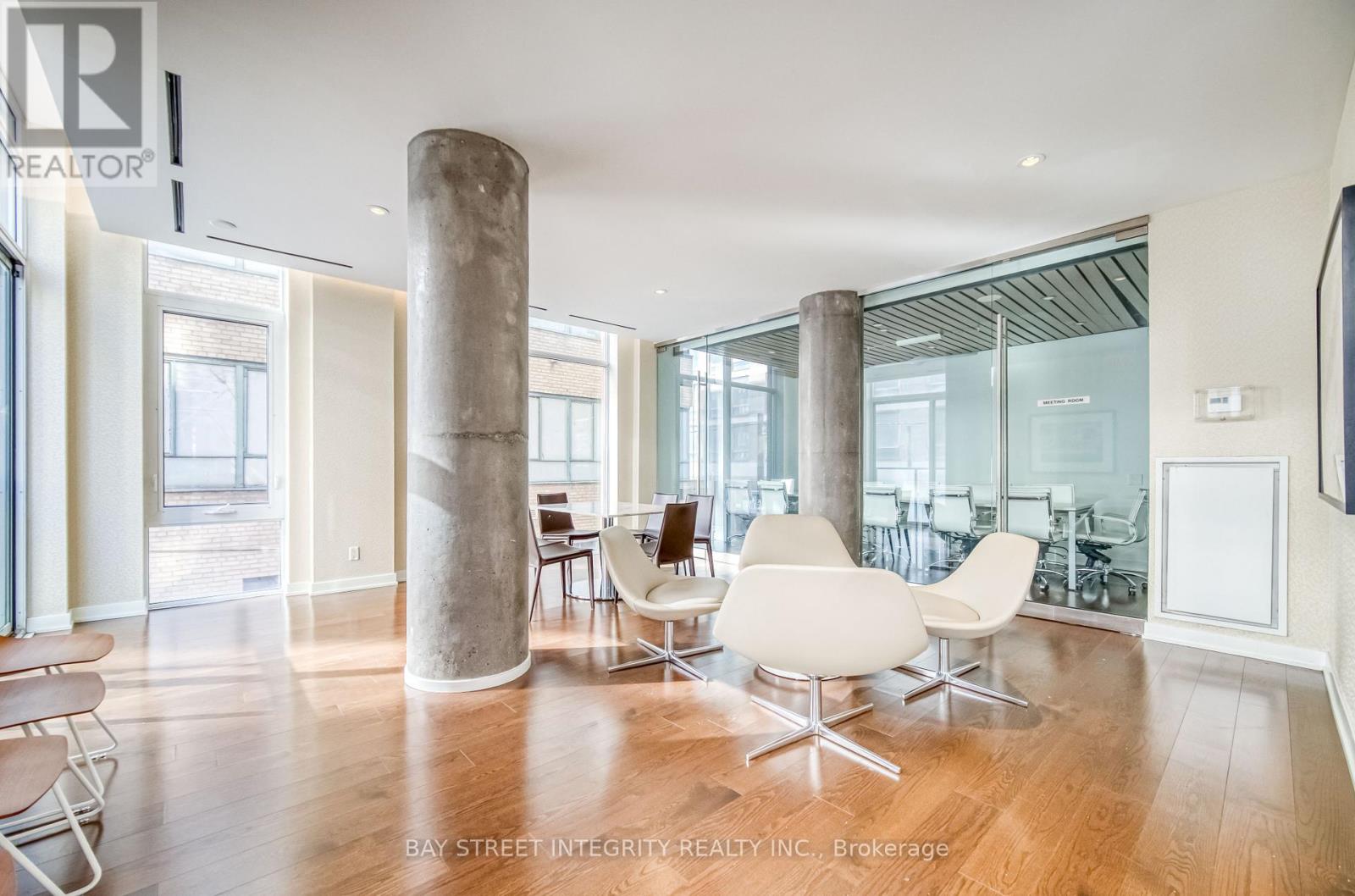 Photo 26 of 2105 75 St Nicholas Street, Toronto ON