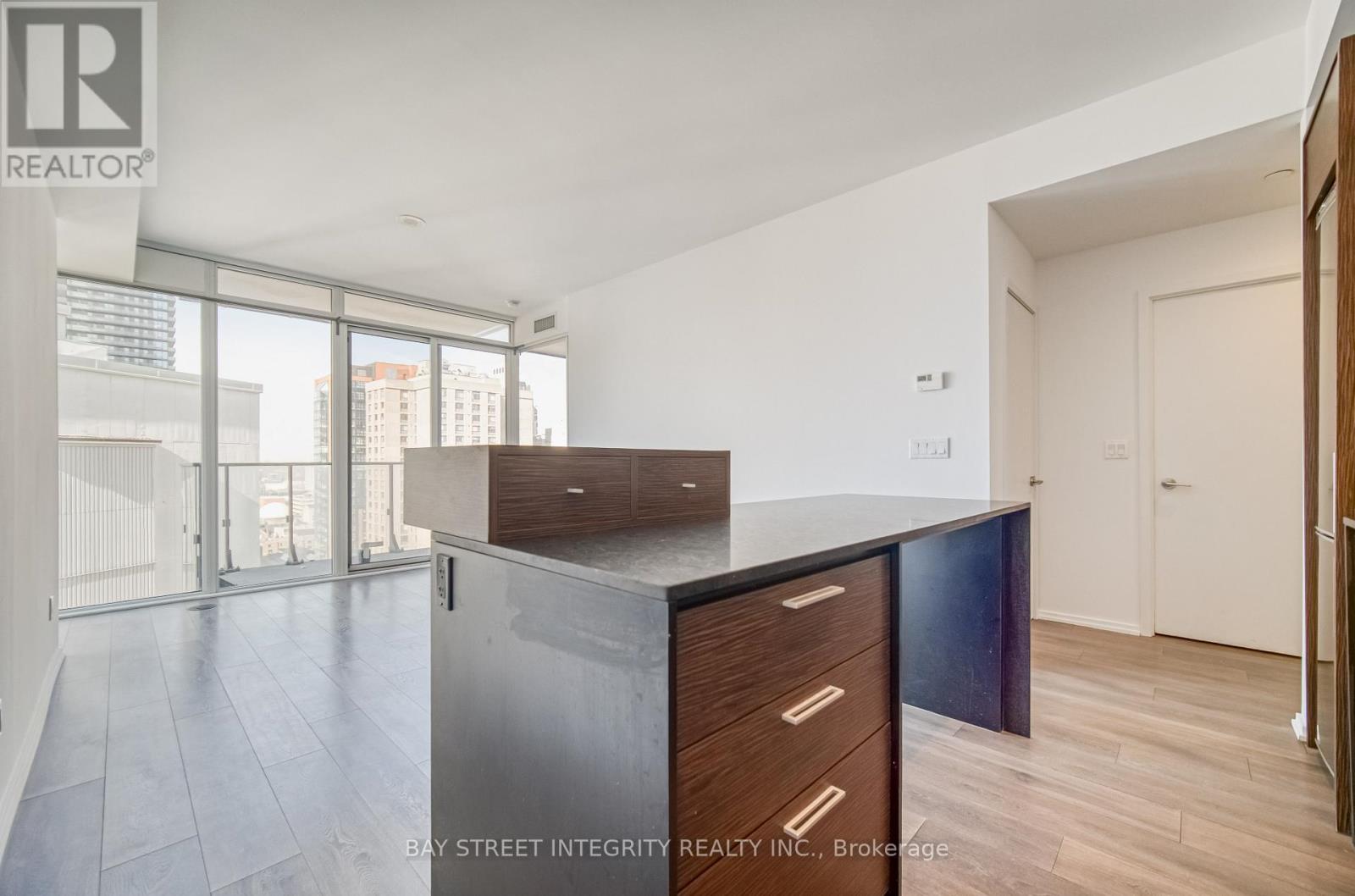 Photo 7 of 2105 75 St Nicholas Street, Toronto ON