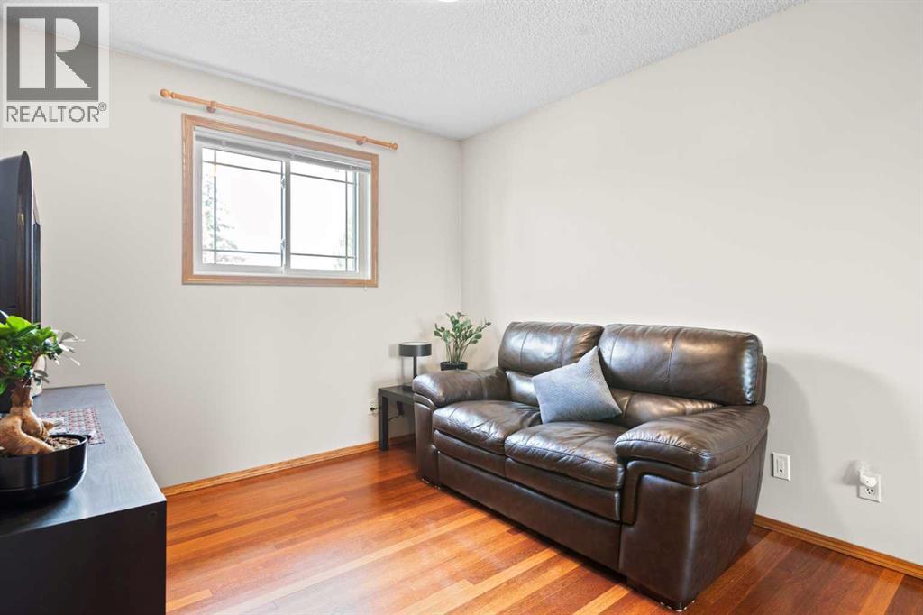 Photo 21 of 13 Shawbrooke Close Sw, Calgary AB