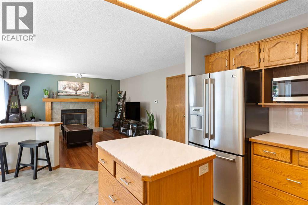 Photo 11 of 13 Shawbrooke Close Sw, Calgary AB