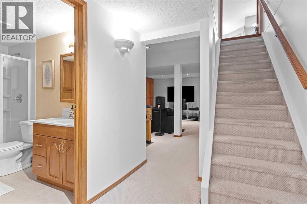 Photo 27 of 13 Shawbrooke Close Sw, Calgary AB