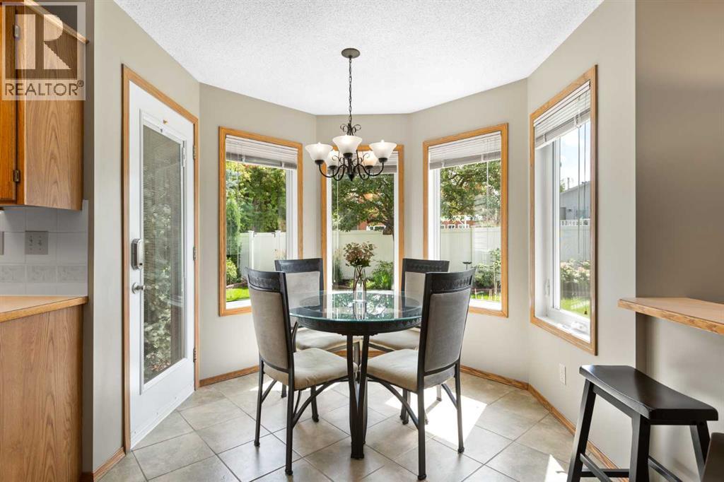 Photo 12 of 13 Shawbrooke Close Sw, Calgary AB