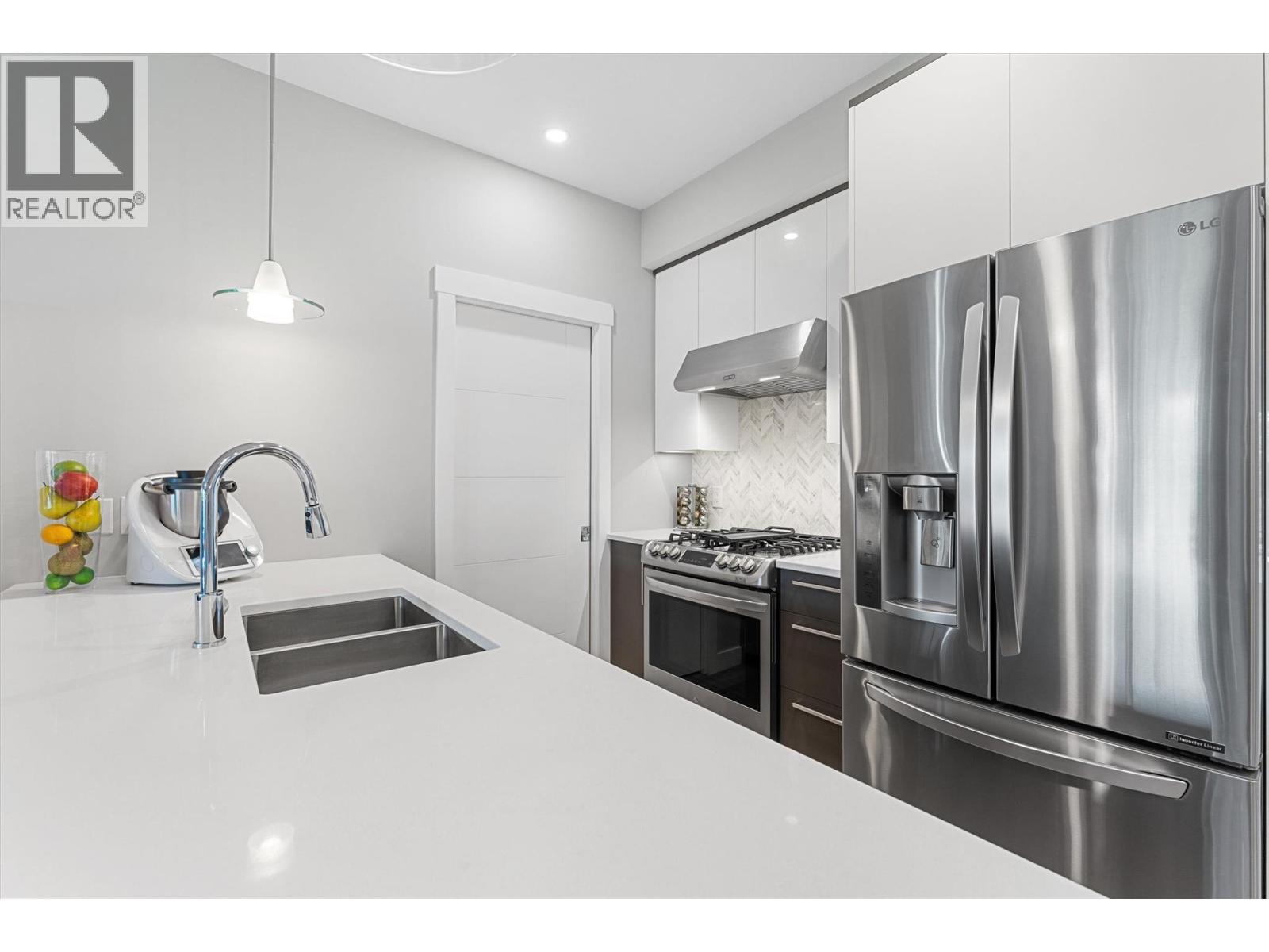 406 1883 Water Street, Kelowna