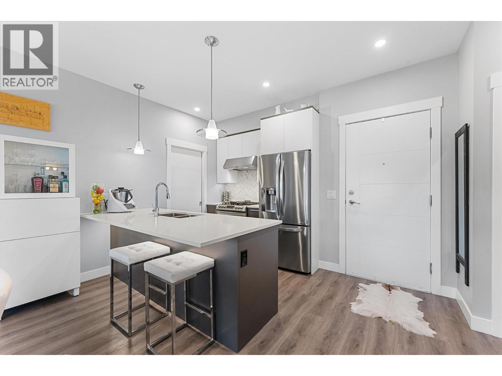 406 1883 Water Street, Kelowna