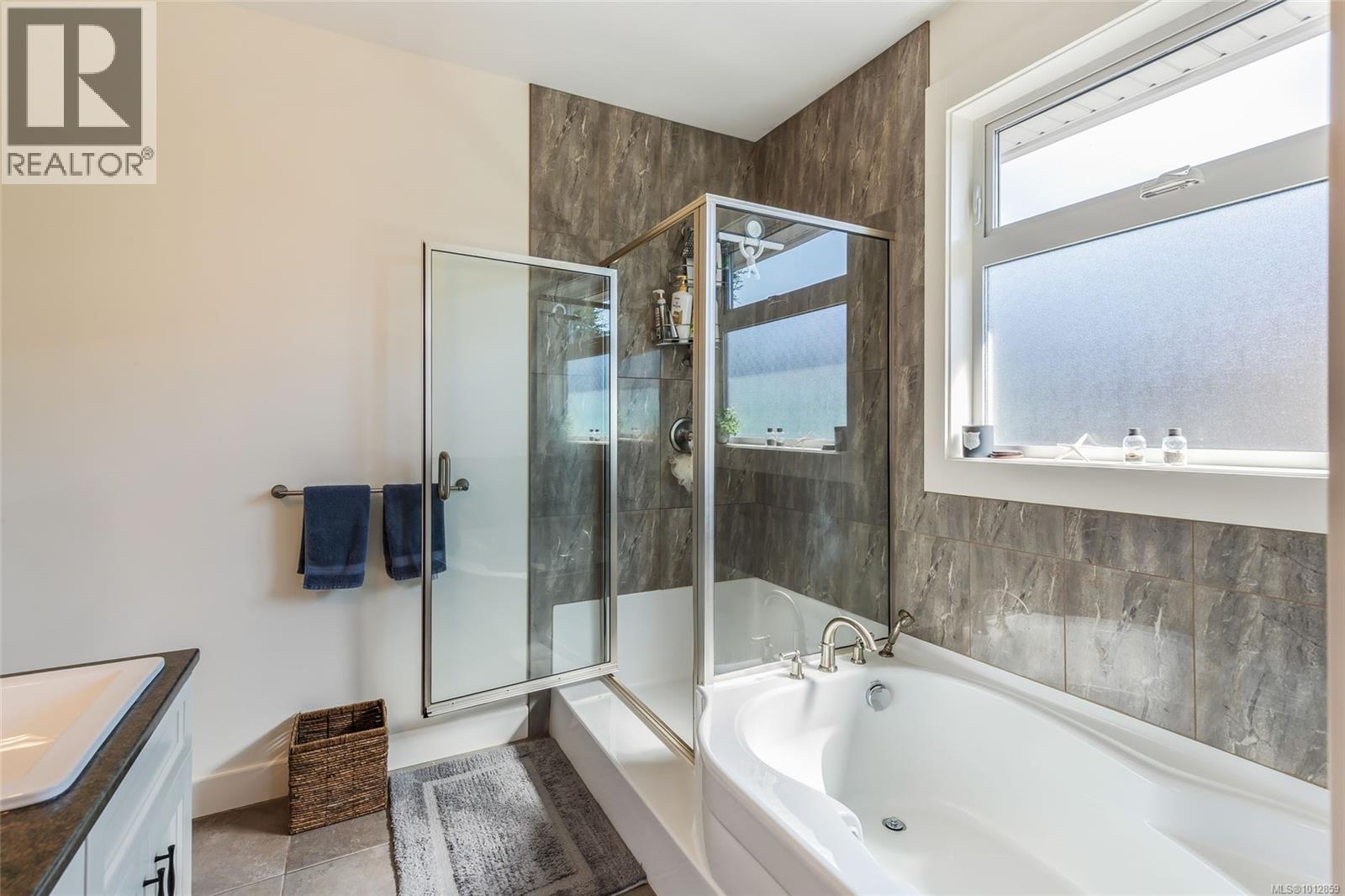 Photo 32 of 5760 Linley Valley Dr, Nanaimo BC
