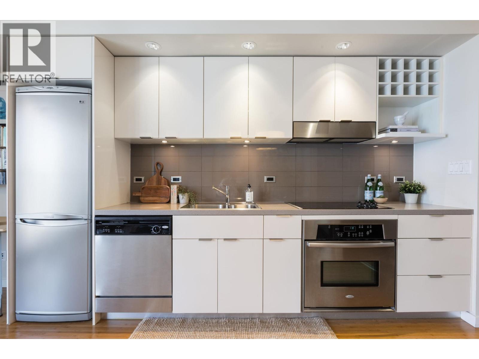 Photo 11 of 507 168 Powell Street, Vancouver BC