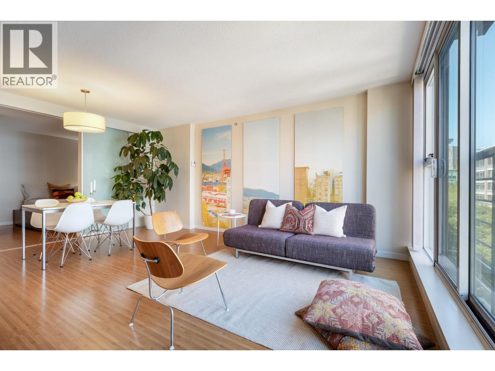 Photo 4 of 507 168 Powell Street, Vancouver BC