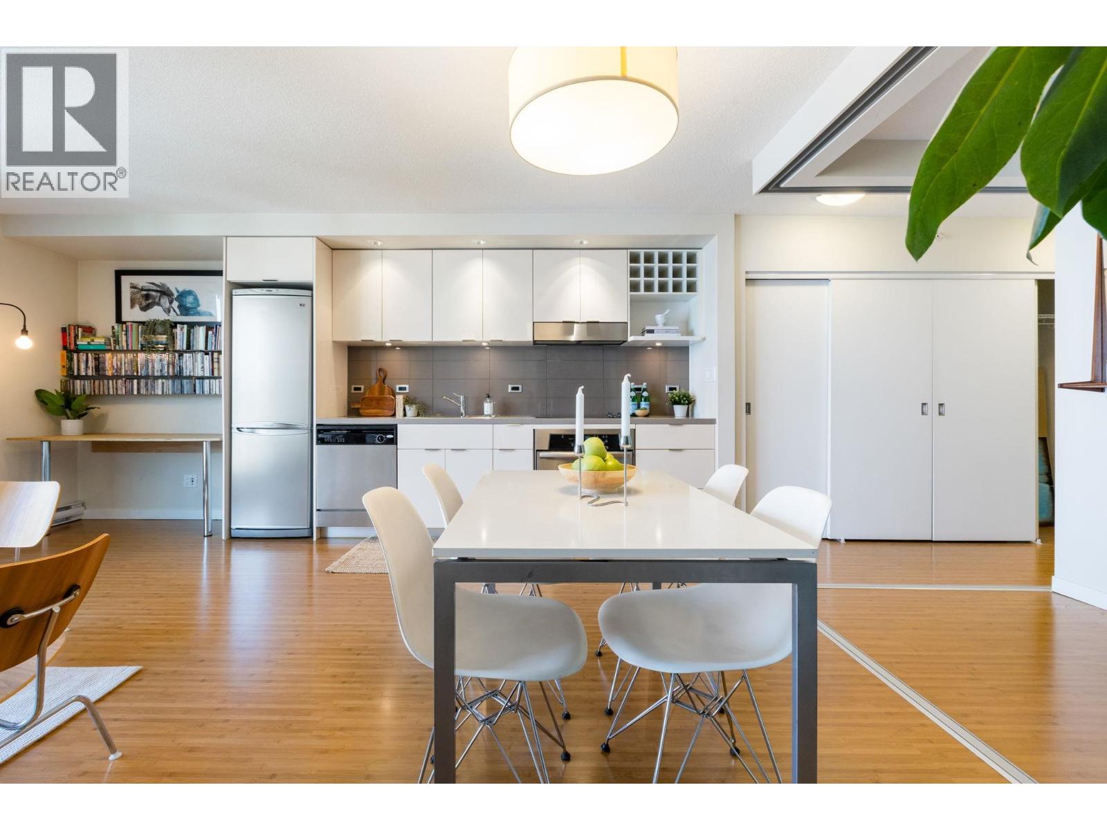 Photo 6 of 507 168 Powell Street, Vancouver BC