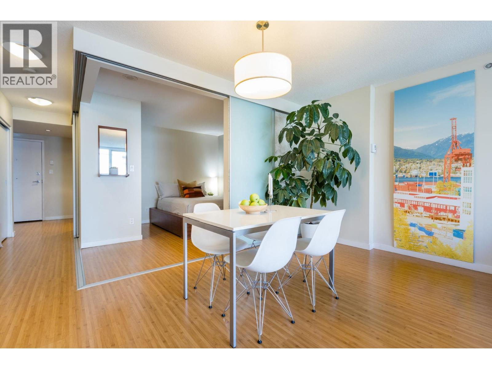 Photo 7 of 507 168 Powell Street, Vancouver BC