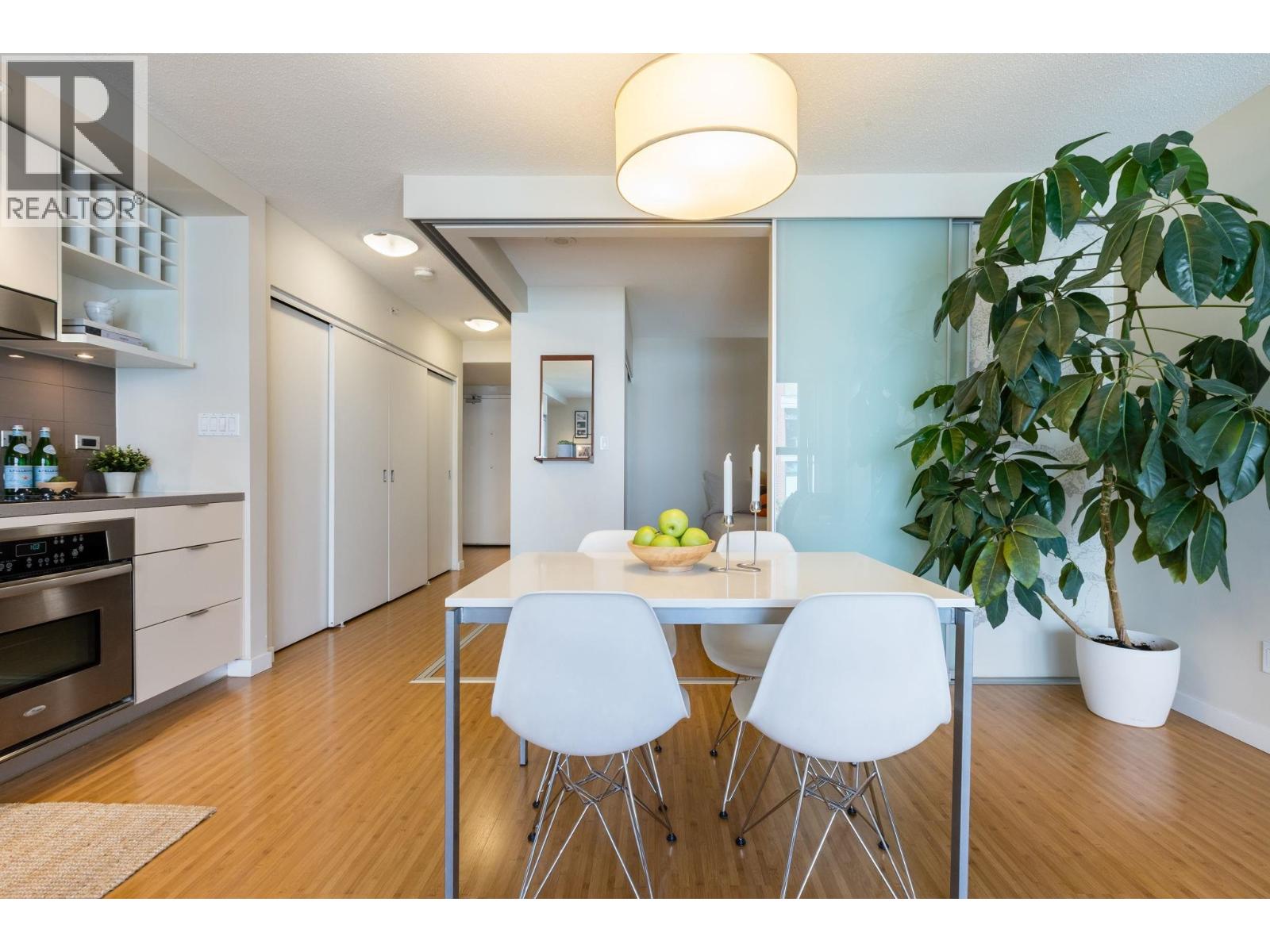 Photo 8 of 507 168 Powell Street, Vancouver BC