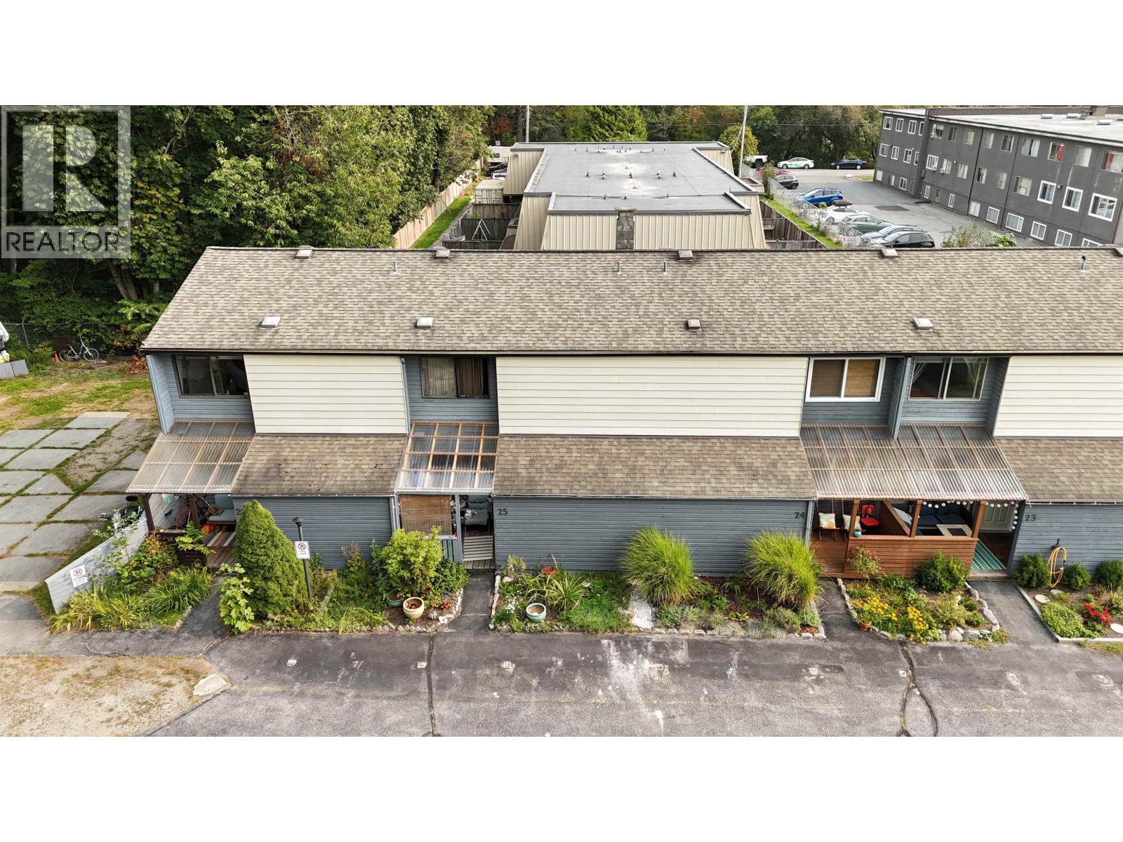 Photo 1 of 25 38455 Wilson Crescent, Squamish BC