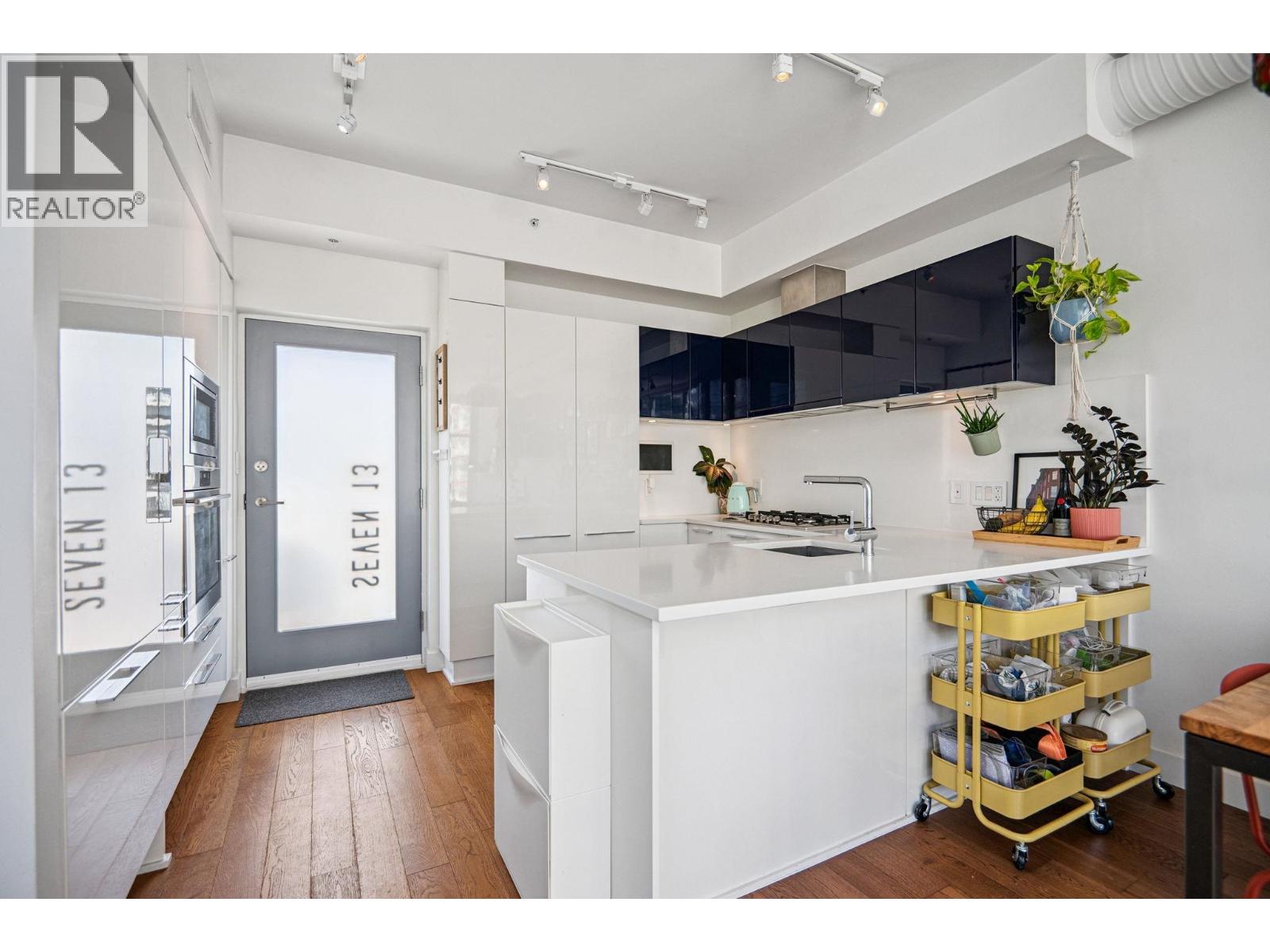 Photo 11 of 713 108 E 1st Avenue, Vancouver BC