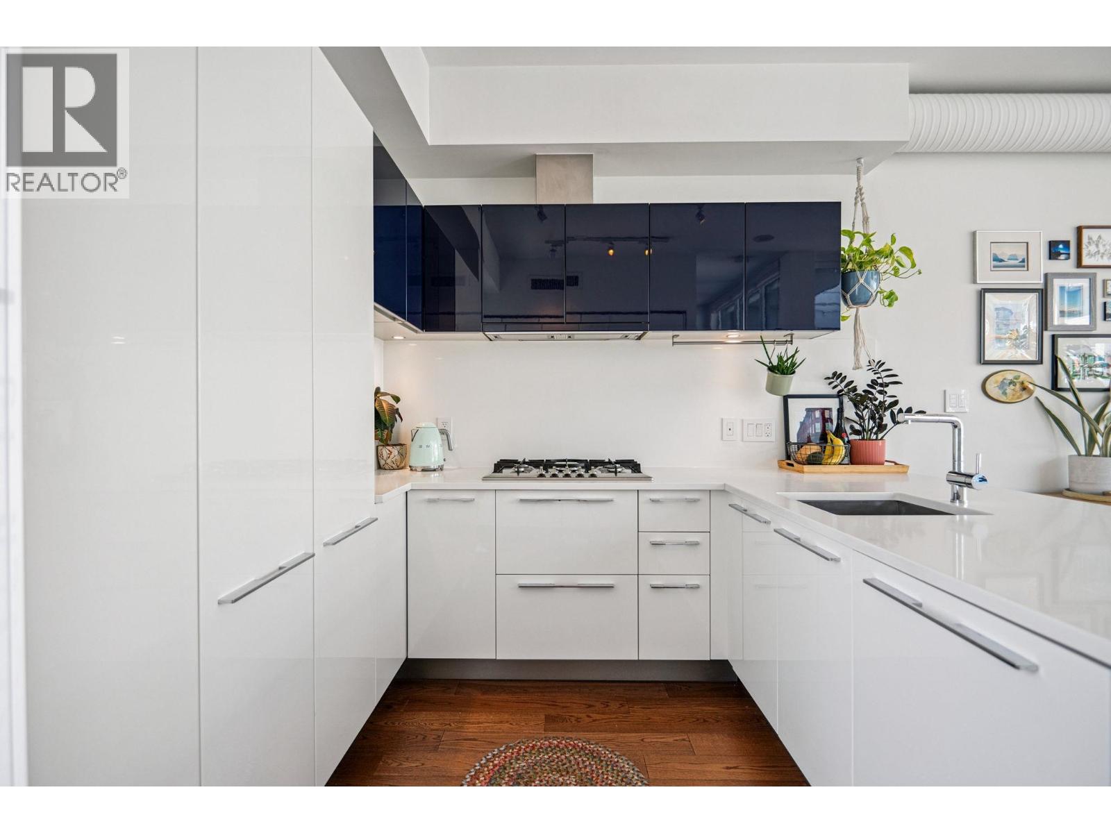 Photo 12 of 713 108 E 1st Avenue, Vancouver BC