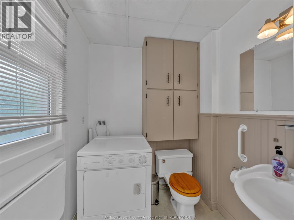 Photo 15 of 1164 Elm Avenue, Windsor ON