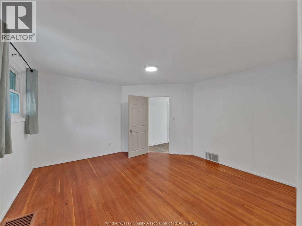 Photo 25 of 1164 Elm Avenue, Windsor ON