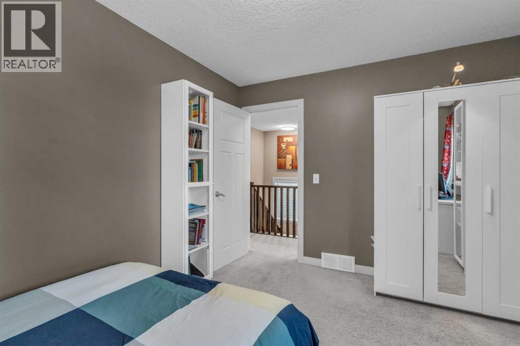 Single Family House for Sale in  Everhollow Green SW Evergreen Calgary 