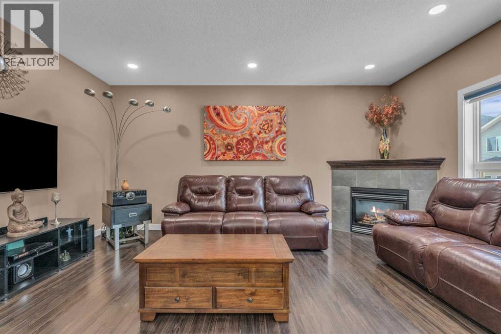 Single Family House for Sale in  Everhollow Green SW Evergreen Calgary 