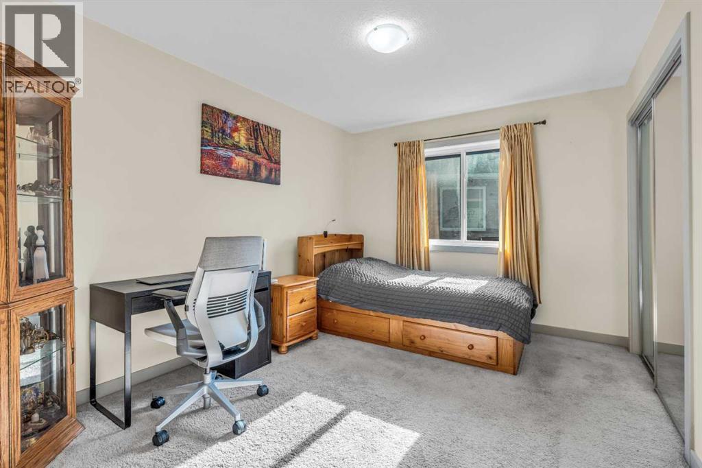 Single Family House for Sale in  Everhollow Green SW Evergreen Calgary 