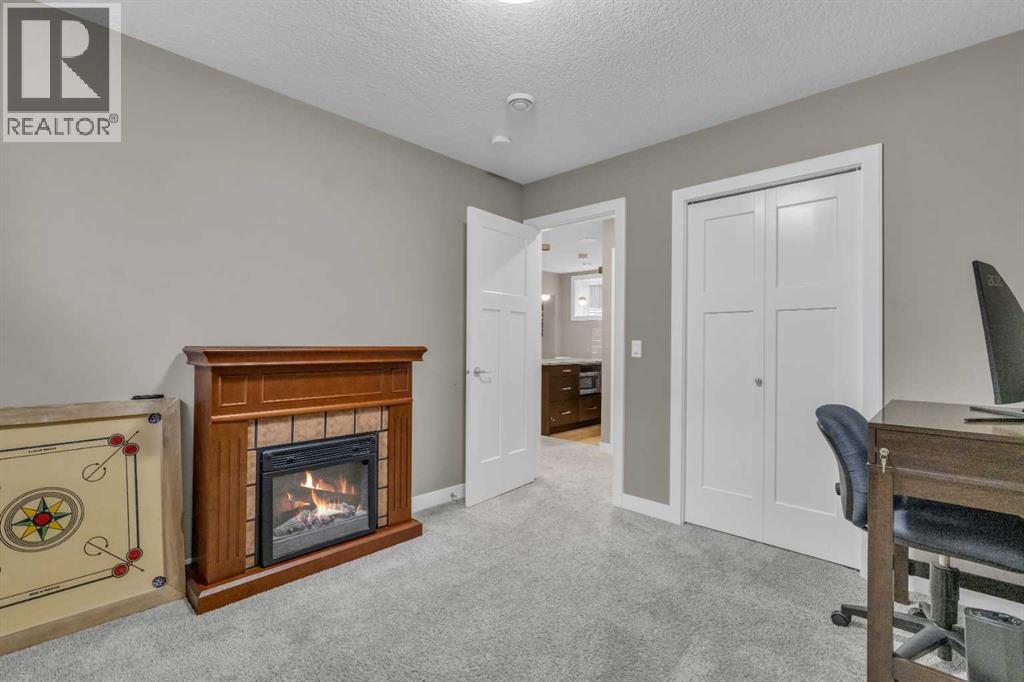 Single Family House for Sale in  Everhollow Green SW Evergreen Calgary 